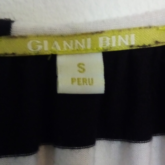 Flowing black and white top - Picture 3 of 4